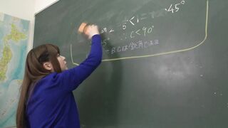 淘气的女学生对纯亚洲口交感到惊讶